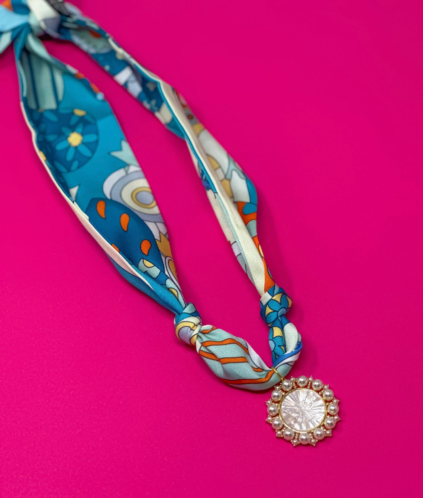Scarf Charm Necklace - Blue Retro with Pearl Bee Pendant